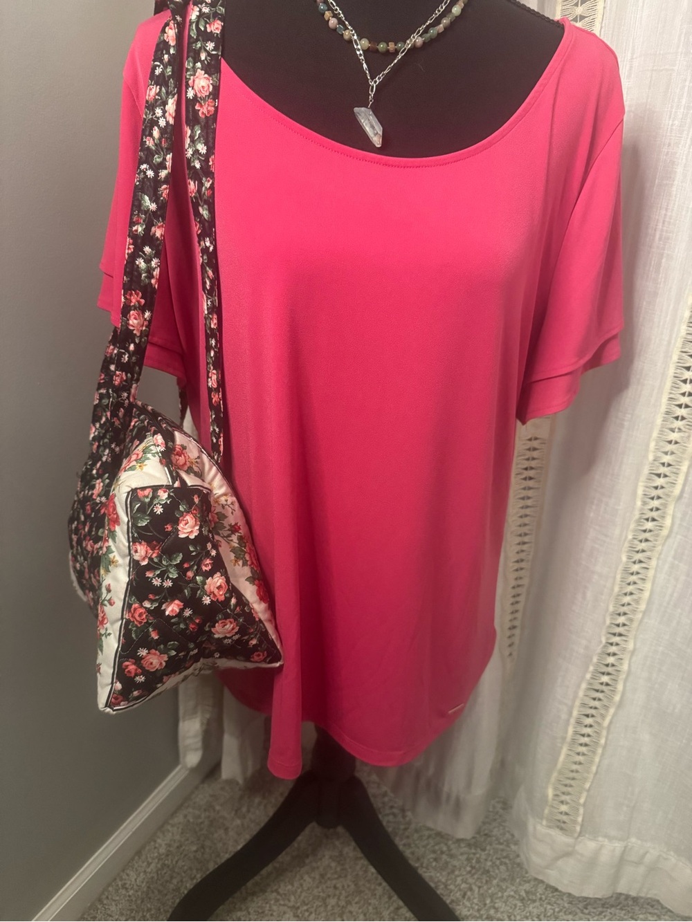 Tahari Bright Pink Scoop Neck Short Sleeve Flowy Blouse